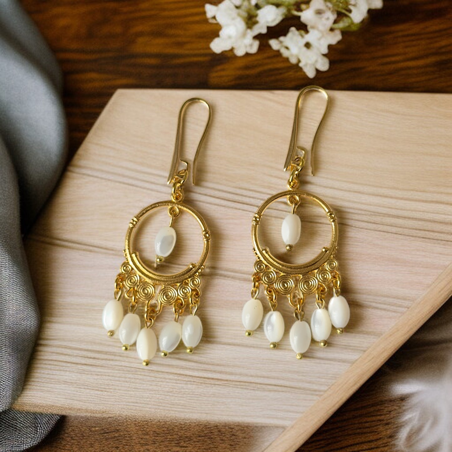 Sedef Doğal Taşlı Altın Yaldız Kaplama 18K Etnik Küpe