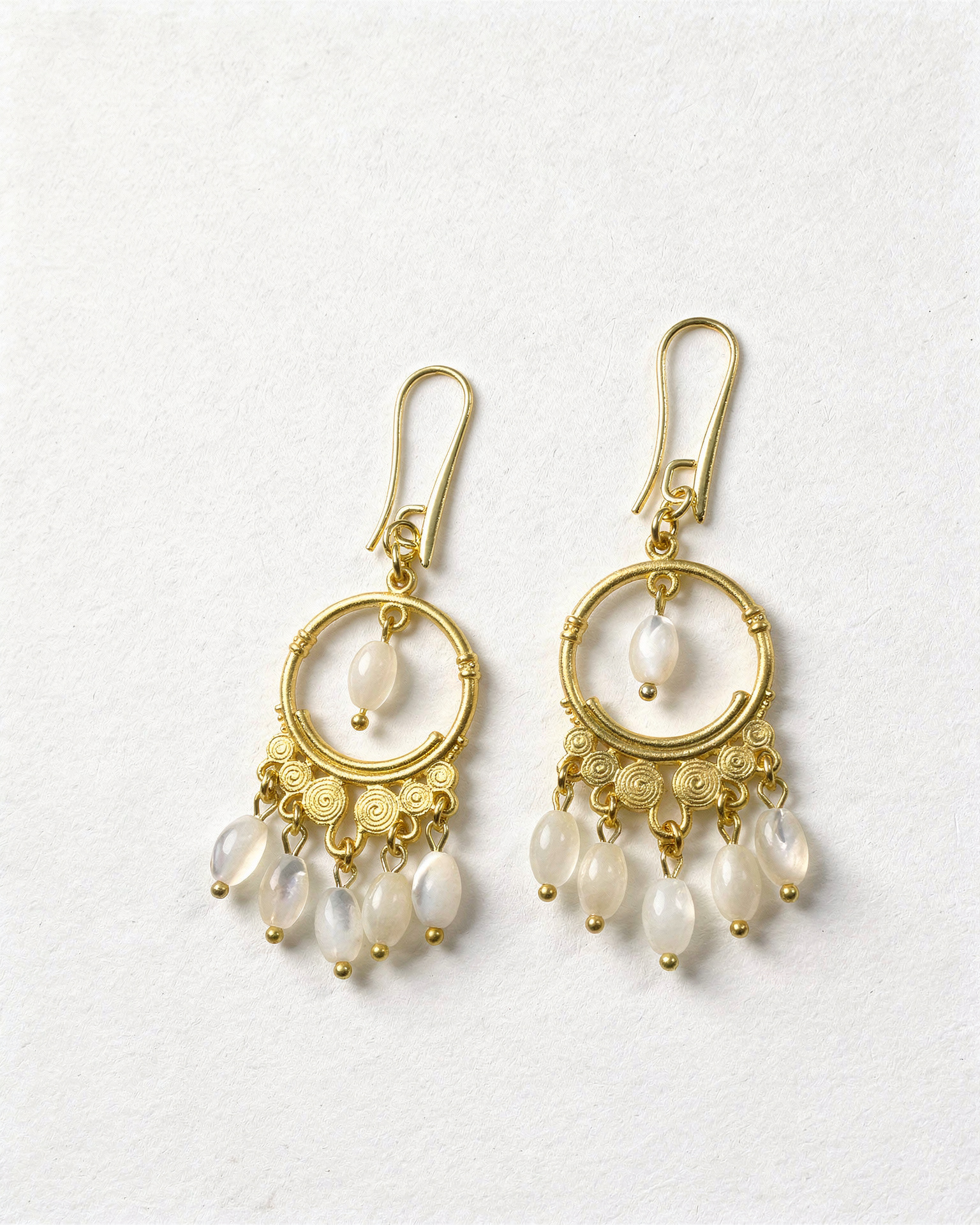 Sedef Doğal Taşlı Altın Yaldız Kaplama 18K Etnik Küpe