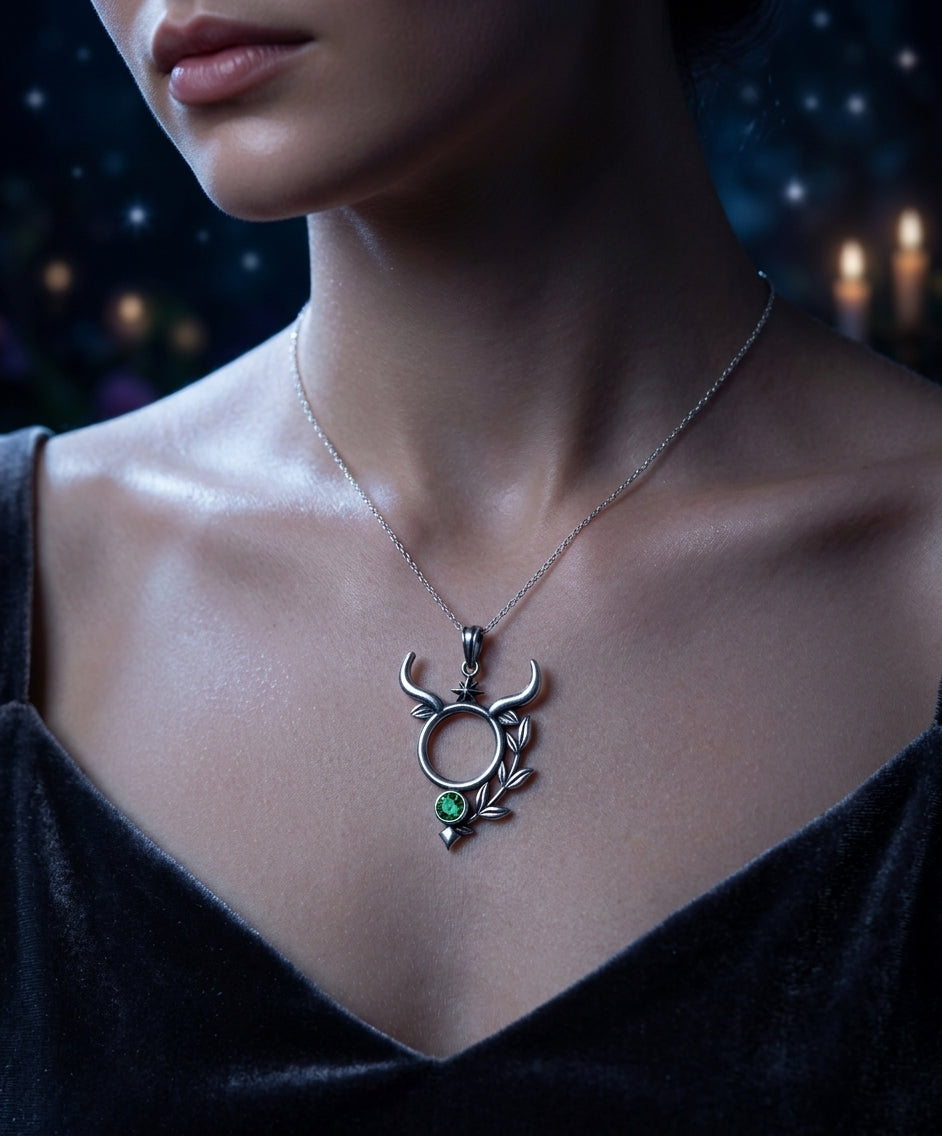 Boğa Burcu Kolyesi – Yeşim Zirkon Taşlı